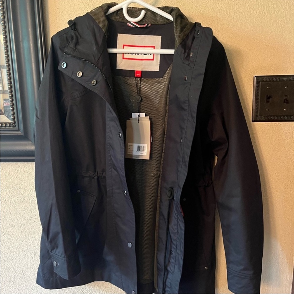 Hunter women’s M black Raincoat NWT